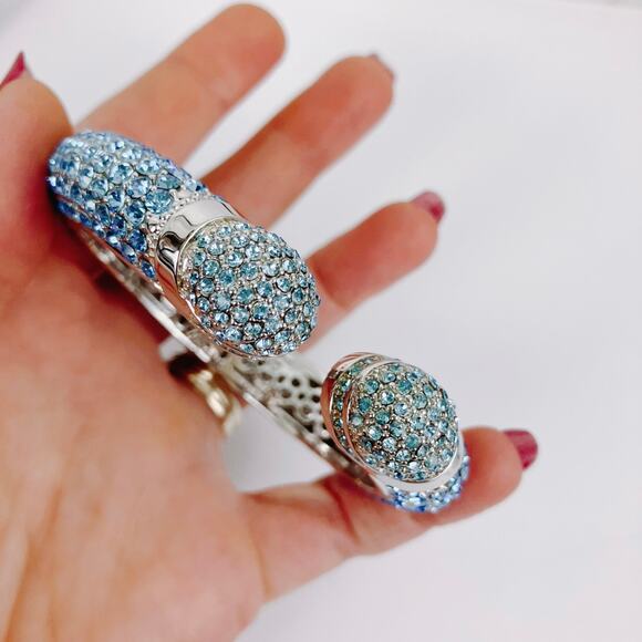 HSN Signed Joan Boyce Pavé Blue Crystal Silver Tone Hinged Cuff Bracelet Size 7 - Picture 14 of 15